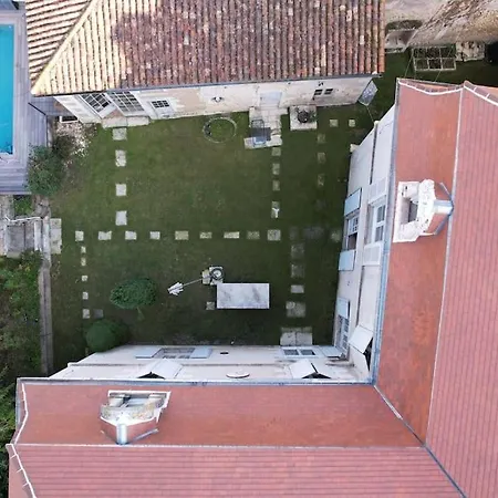 Le Logis De Louis Saint-Savin (Vienne)