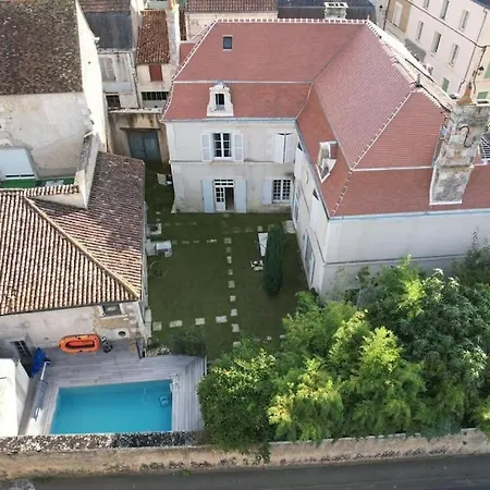 Le Logis De Louis Holiday home *